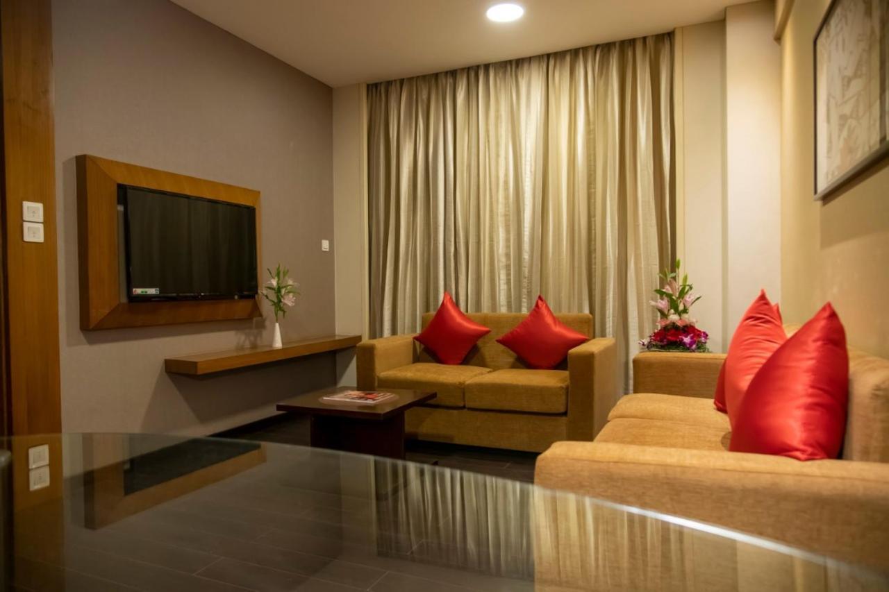 รามาดา พลาซา บาย วินด์แฮม ปูเน่ ฮินเจวาที Hotel Dapuri ภายนอก รูปภาพ